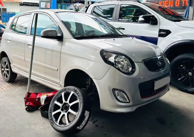 Sửa lốp tận nơi